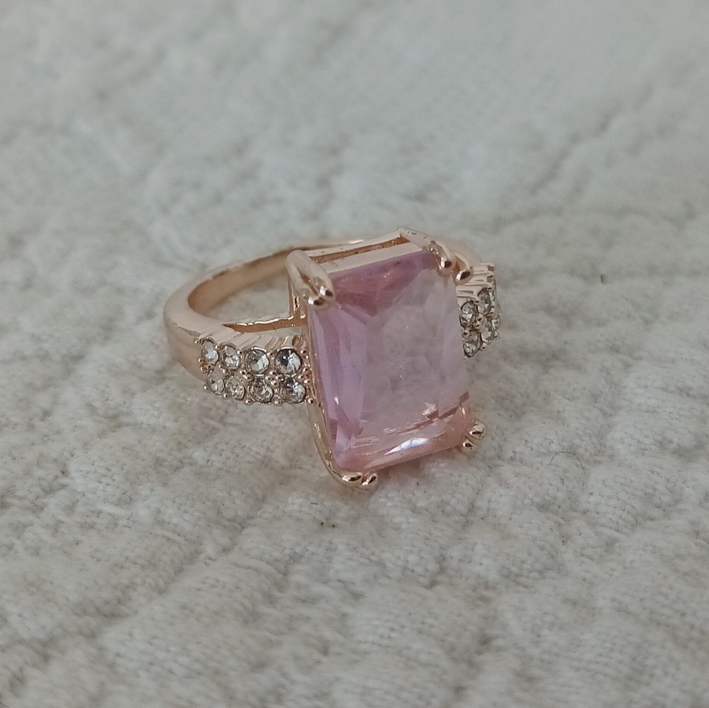 Radiant Cut Morganite Pink Simulated Gemstone Rose Gold Ring Princess Barbie 9 - Picture 5 of 7